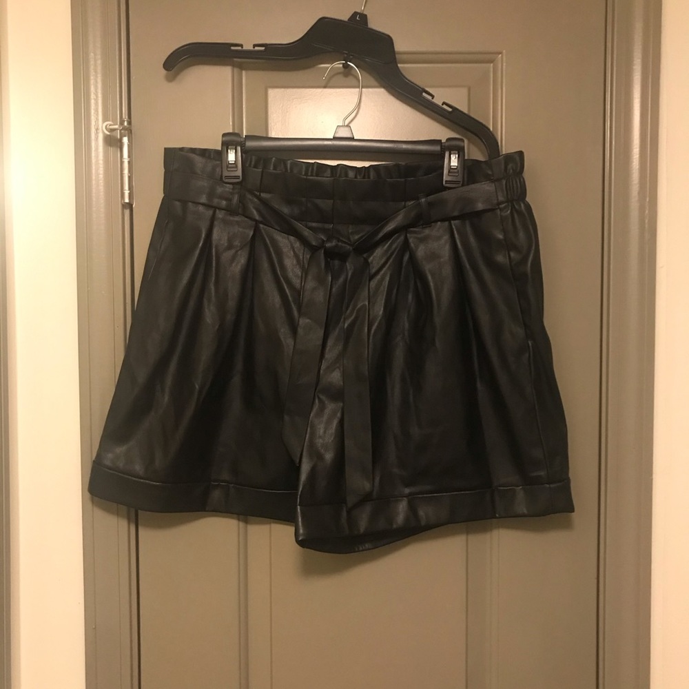 Paper bag style shorts! Faux Leather! Cato 14/16 Plus Size